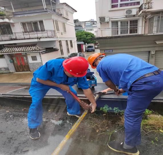 “三落兩?！惫泊偃?xì)夤艿栏脑熘脫Q工作安全平穩(wěn)有序
