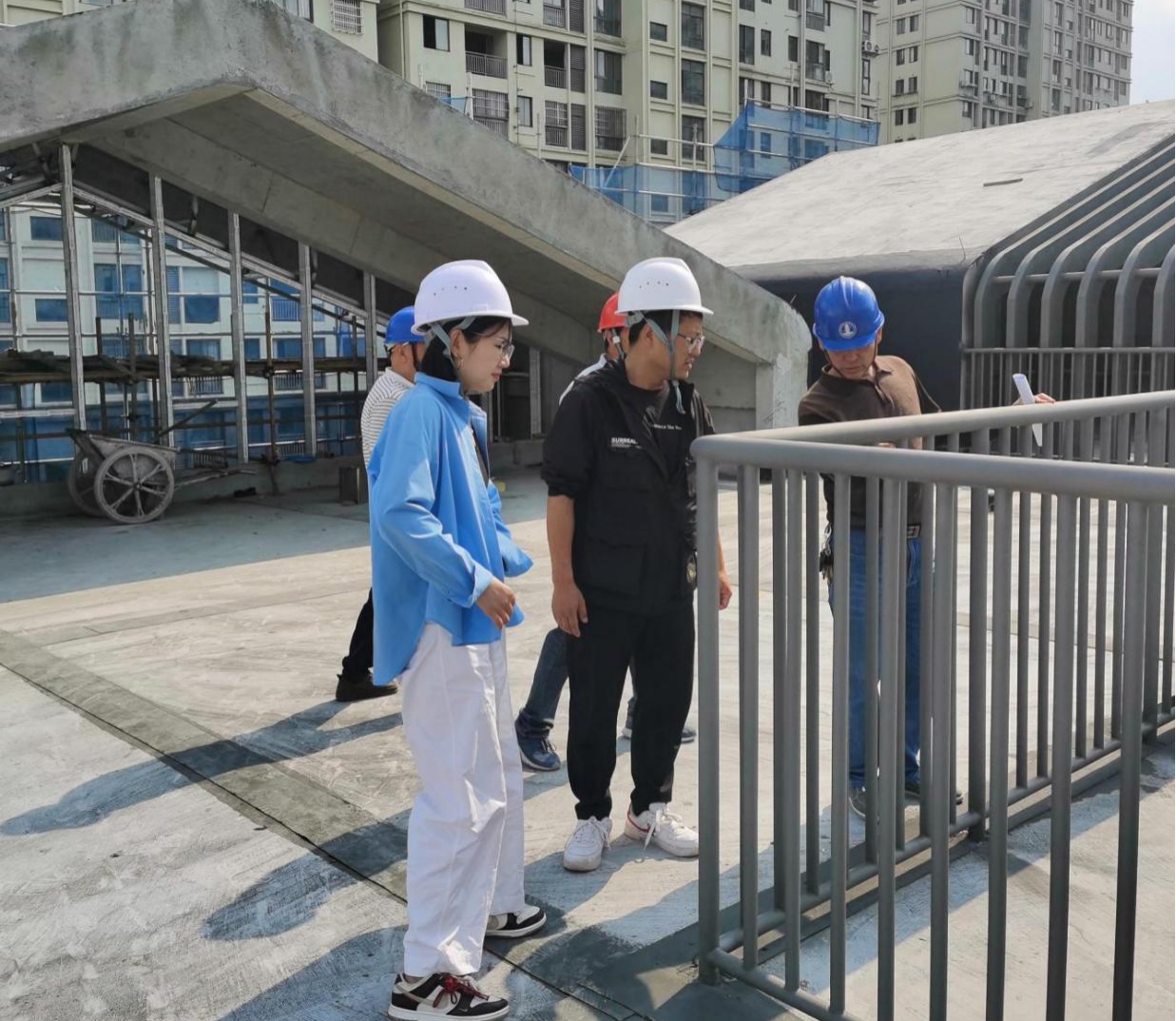 黃山市屯溪區(qū)學(xué)前教育能力提升工程-百鳥(niǎo)亭幼兒園建設(shè)項(xiàng)目組織節(jié)前安全生產(chǎn)檢